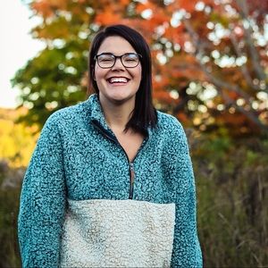 Meet your Posher, Kayla